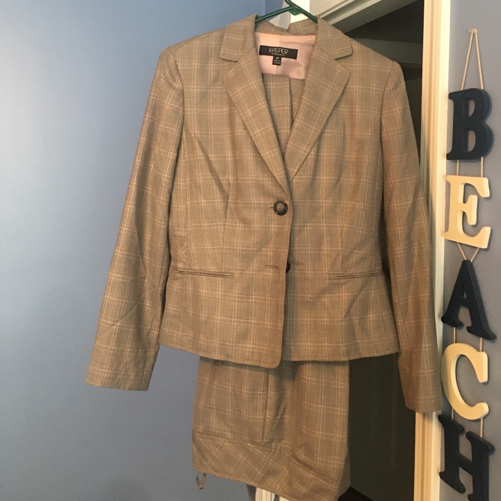 Suit jacket and pants set
